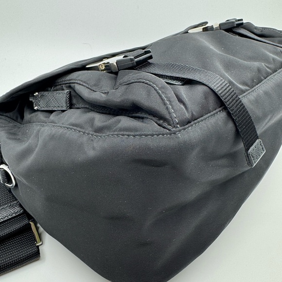 Prada Re-Nylon and Saffiano Leather shoulder bag. - Picture 11 of 14